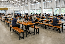 โต๊ะโรงอาหารไม้เต็ง ไม้หน้า 4 นิ้ว รุ่น 00699480 2